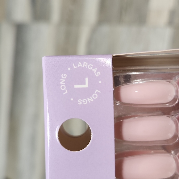 Nailbliss Gel Nails - Picture 4 of 7